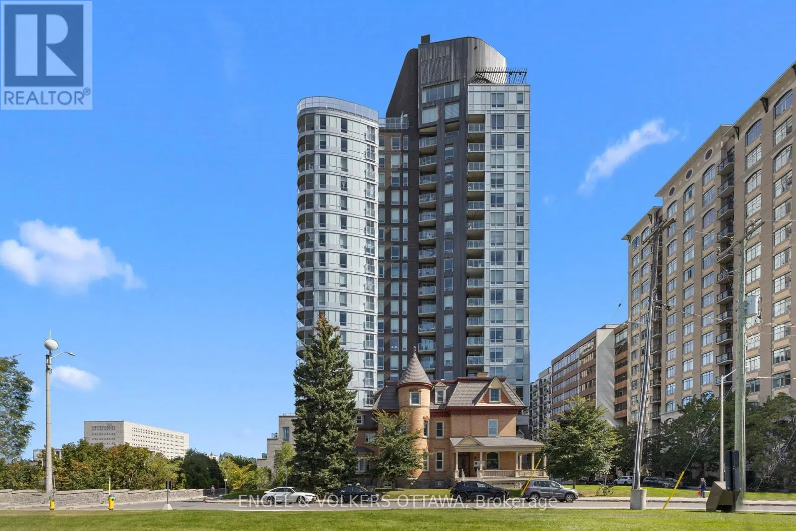 701 - 428 SPARKS STREET