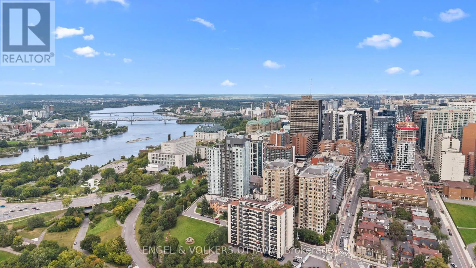 701 - 428 SPARKS STREET