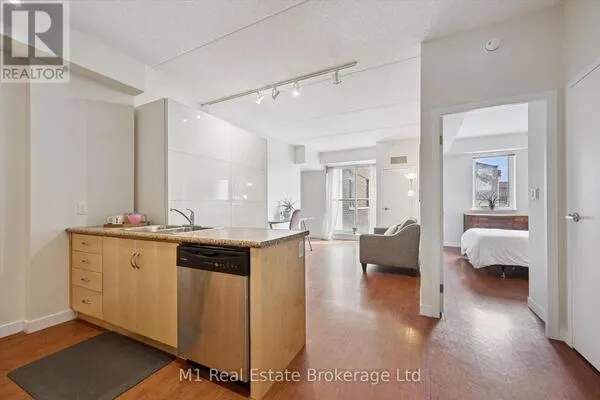 208 - 5 GORDON STREET
