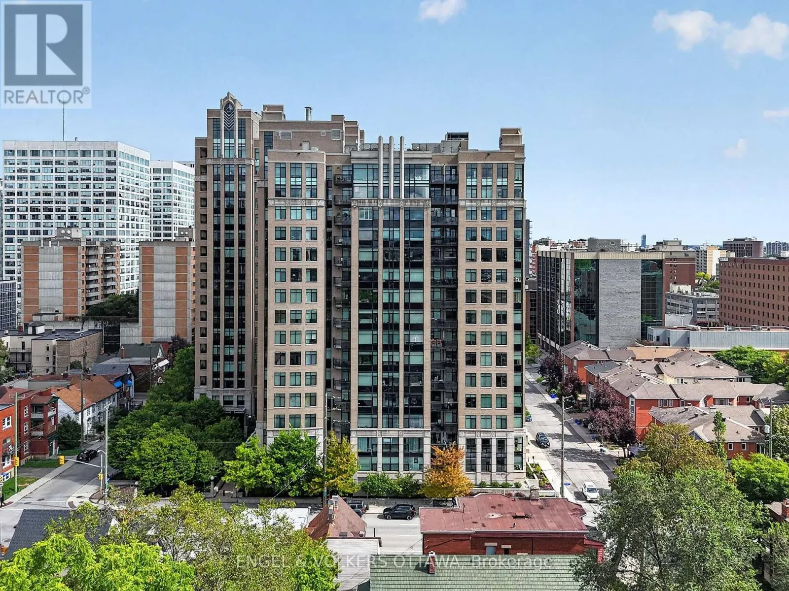 706 - 245 KENT STREET