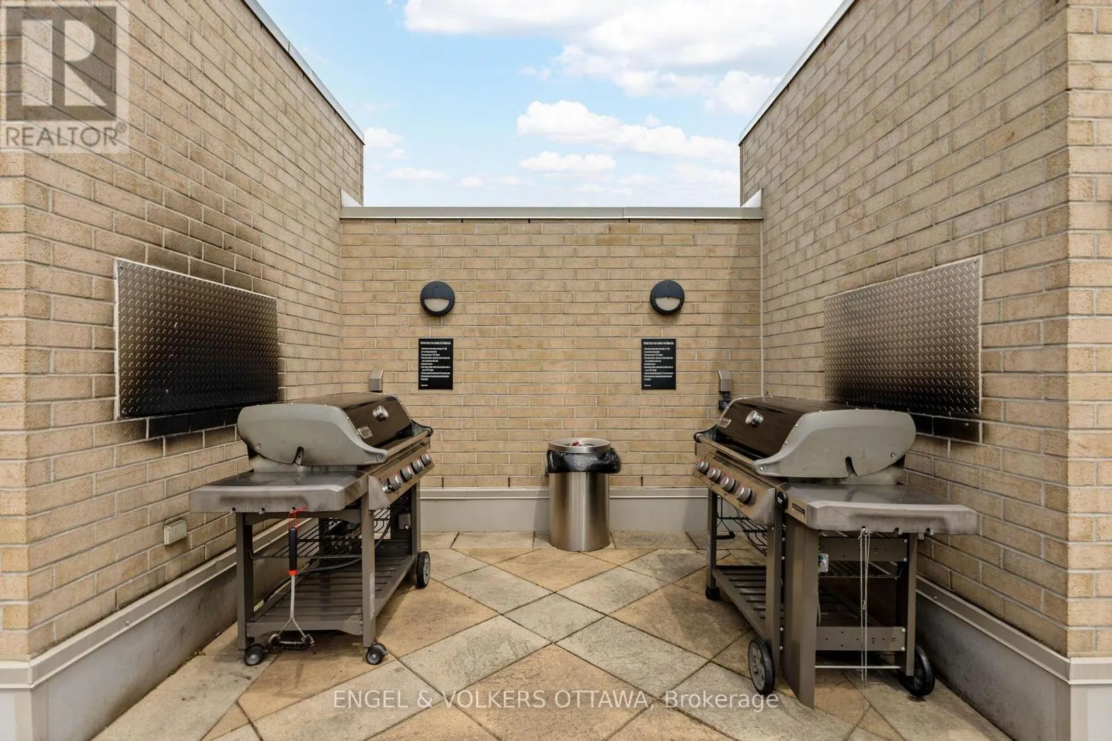 706 - 245 KENT STREET