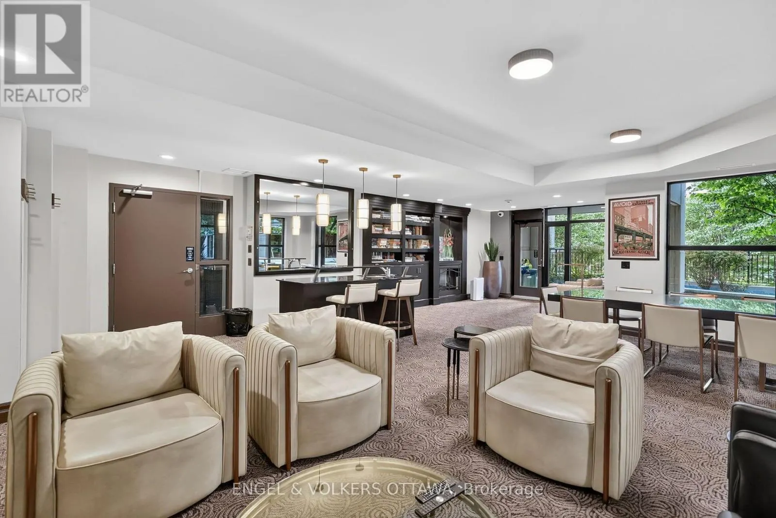 706 - 245 KENT STREET