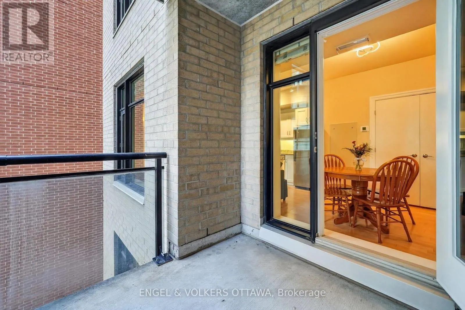 706 - 245 KENT STREET