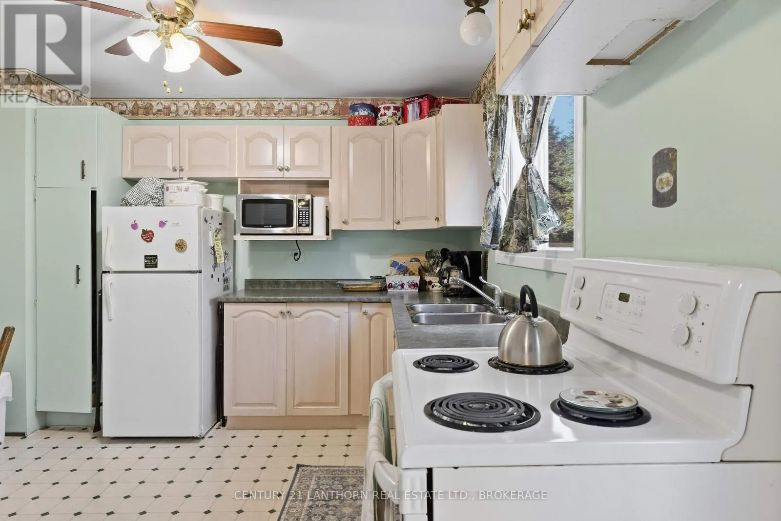 16 WINCHESTER DRIVE