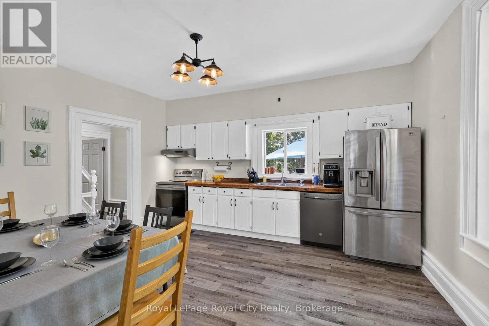 393 MAIN STREET S