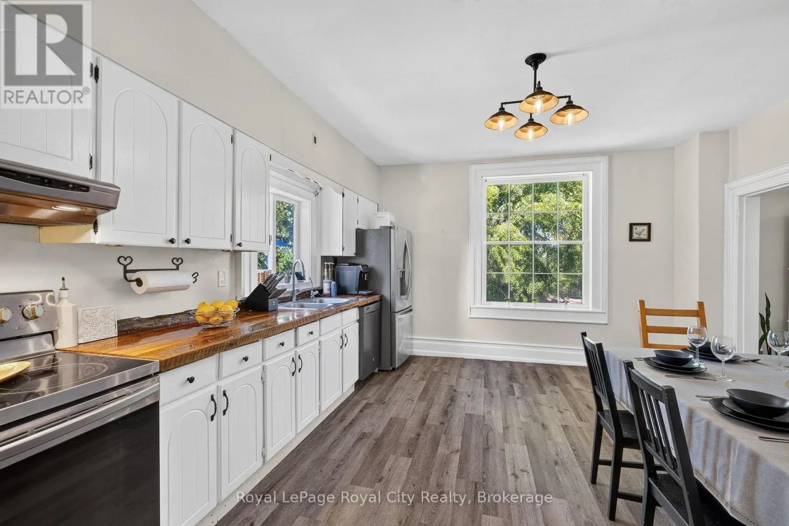 393 MAIN STREET S
