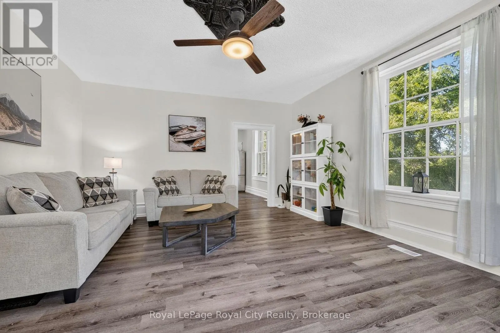 393 MAIN STREET S