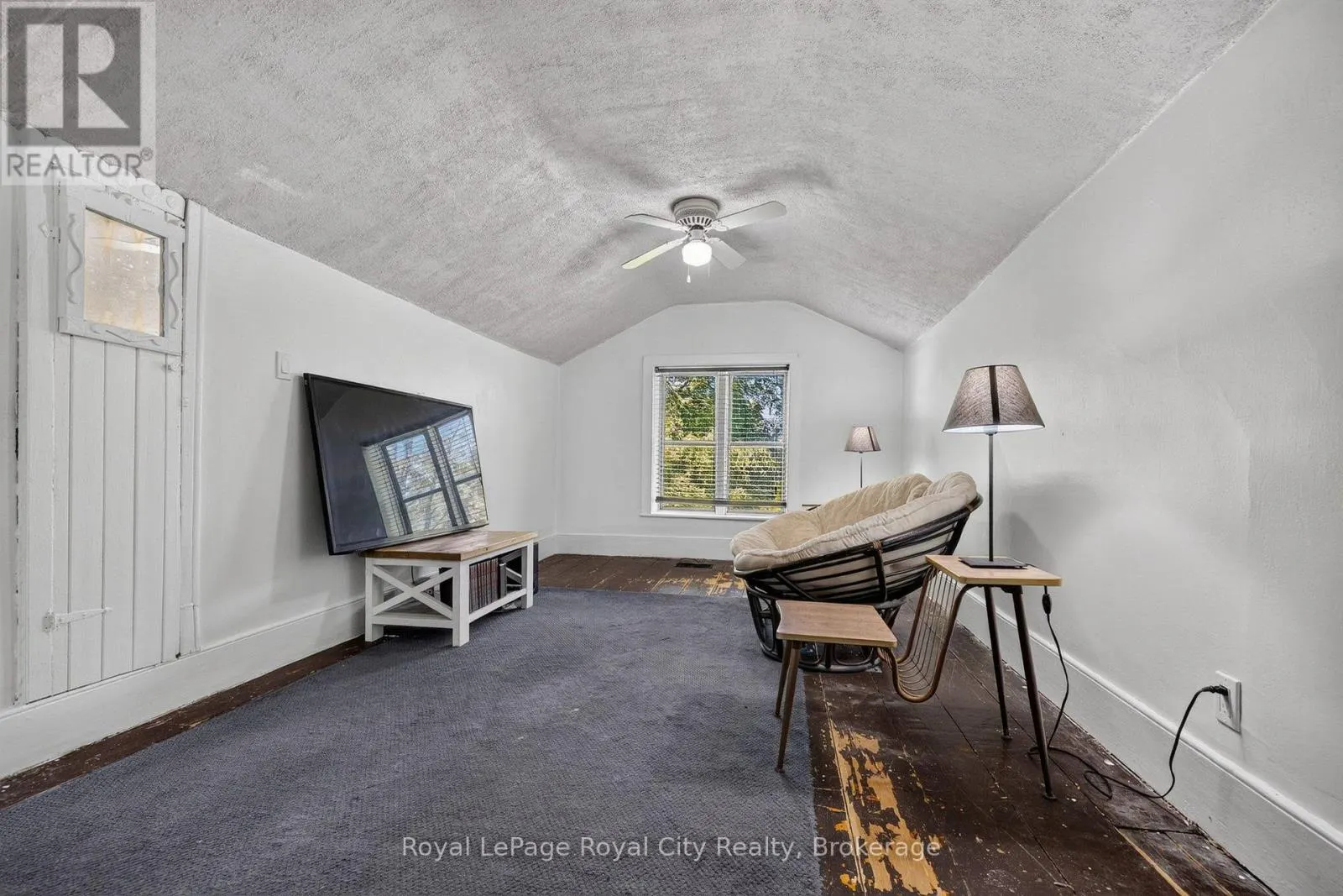 393 MAIN STREET S