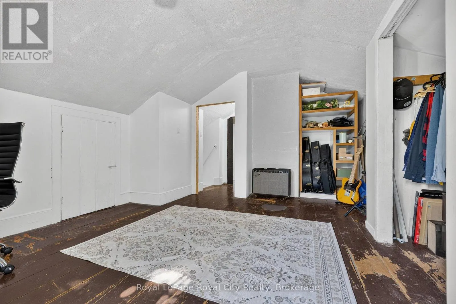 393 MAIN STREET S