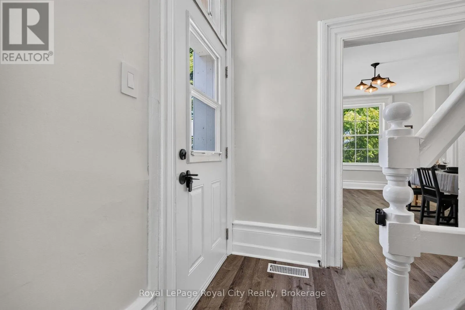 393 MAIN STREET S