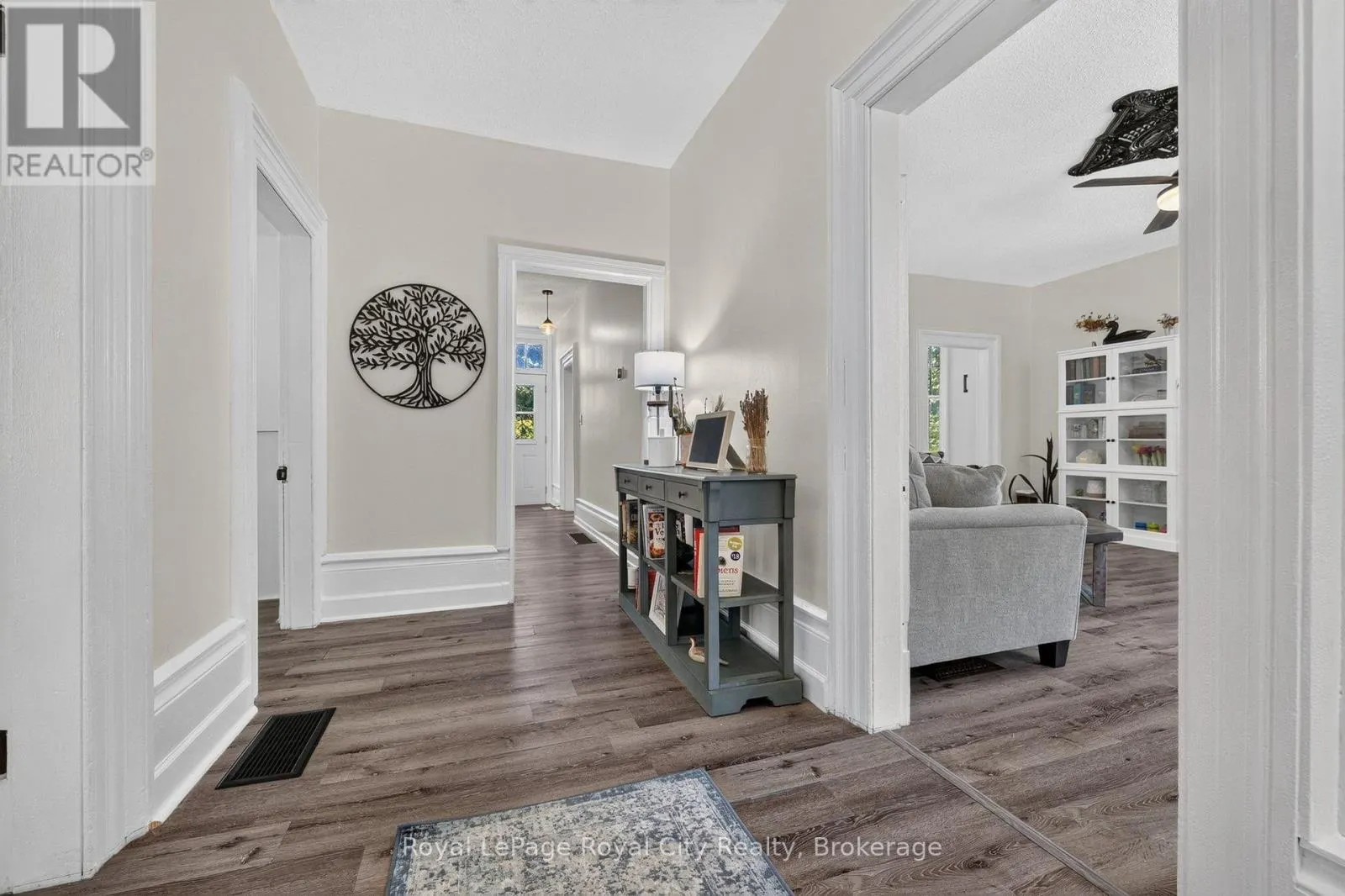 393 MAIN STREET S