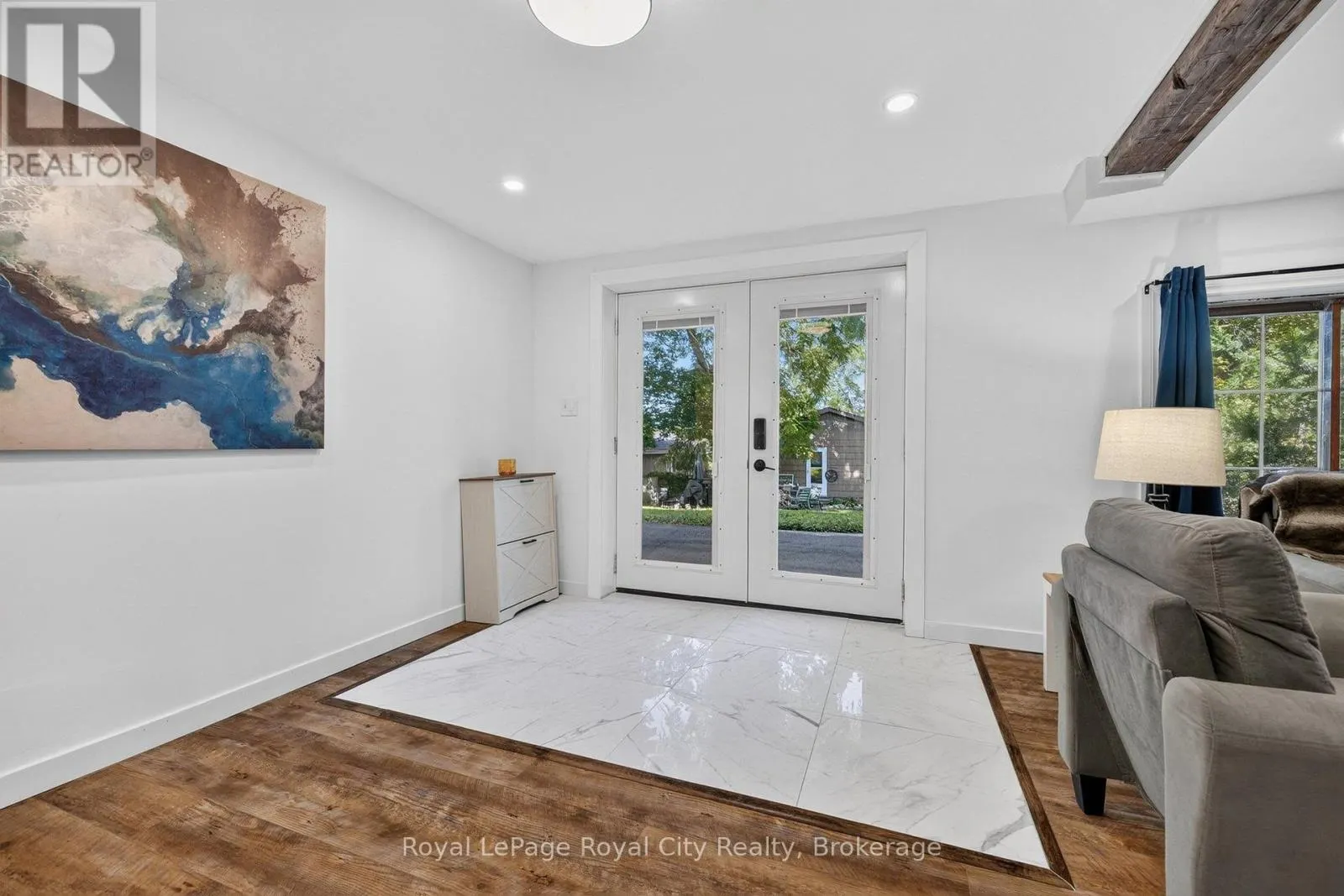 393 MAIN STREET S