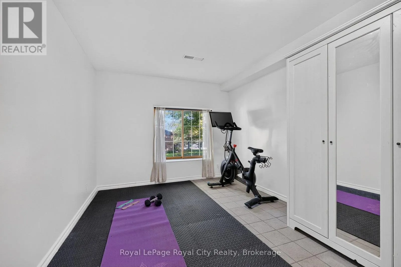 393 MAIN STREET S