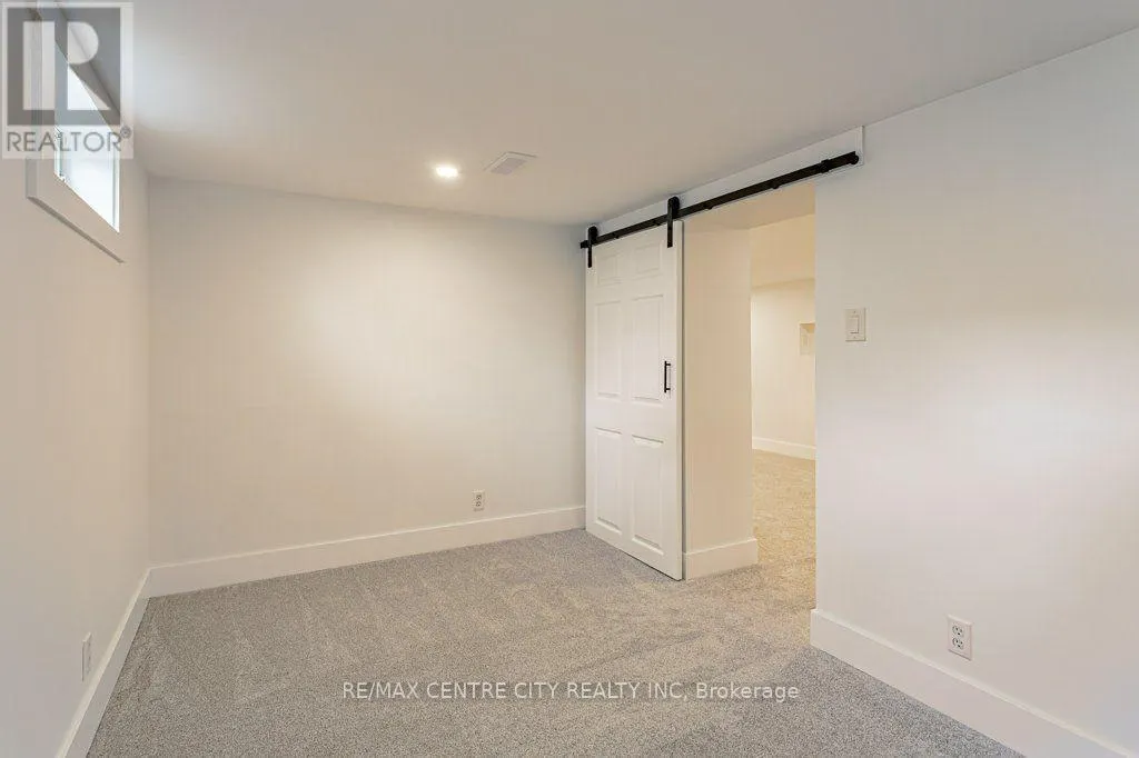 123 1/2 MYRTLE STREET