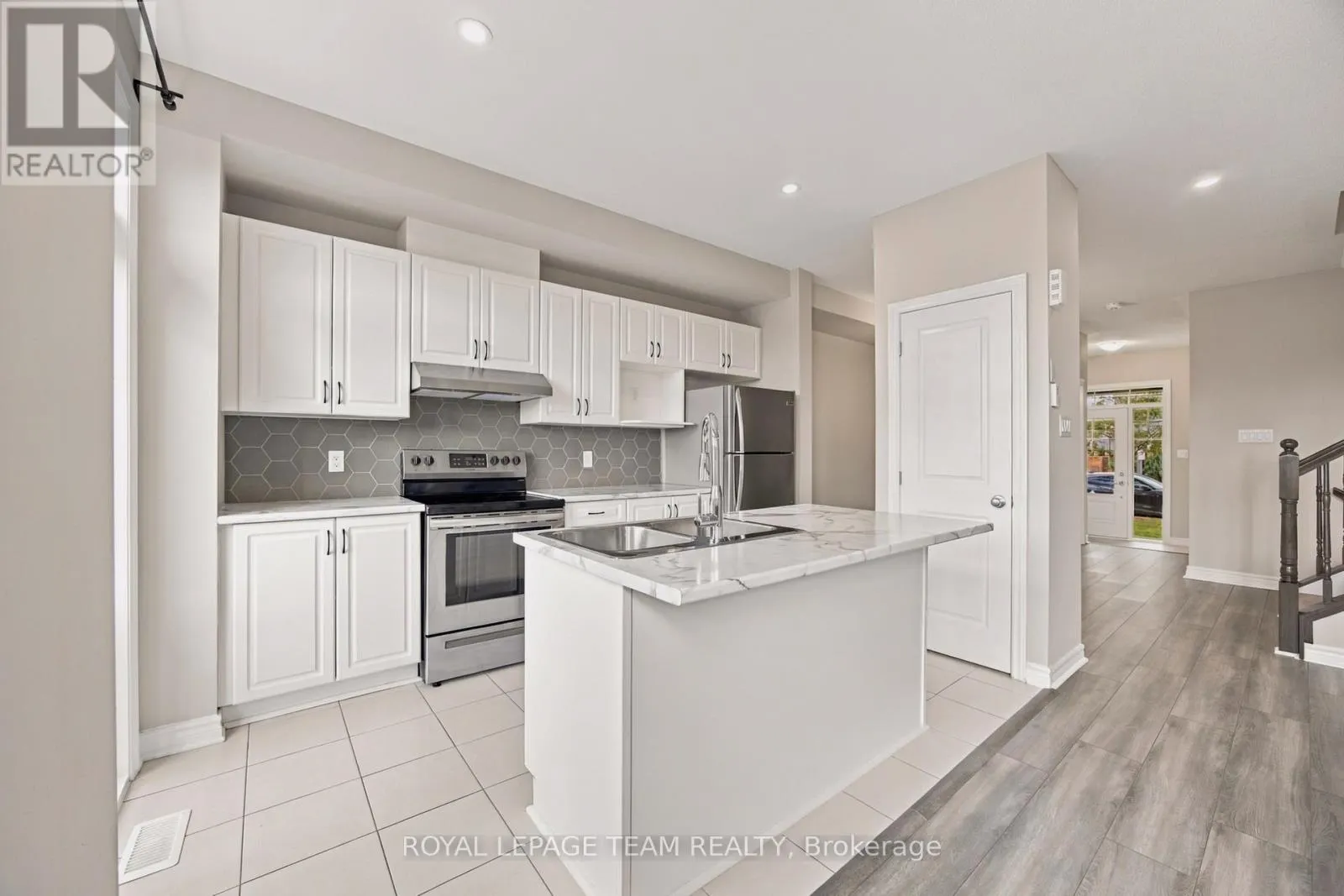 183 BANDELIER WAY