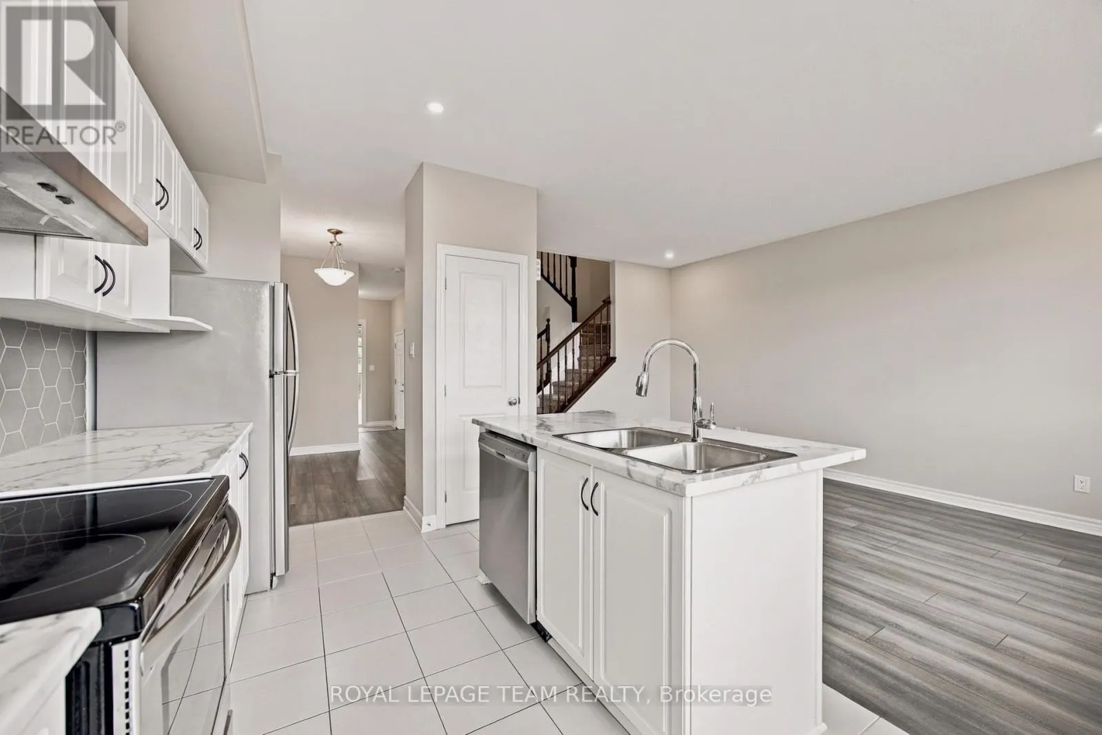 183 BANDELIER WAY
