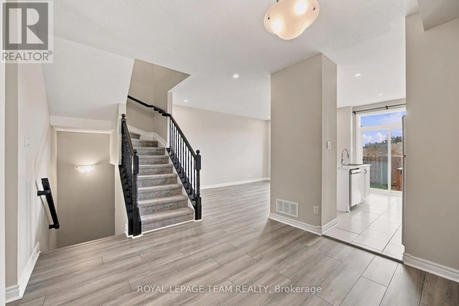 183 BANDELIER WAY