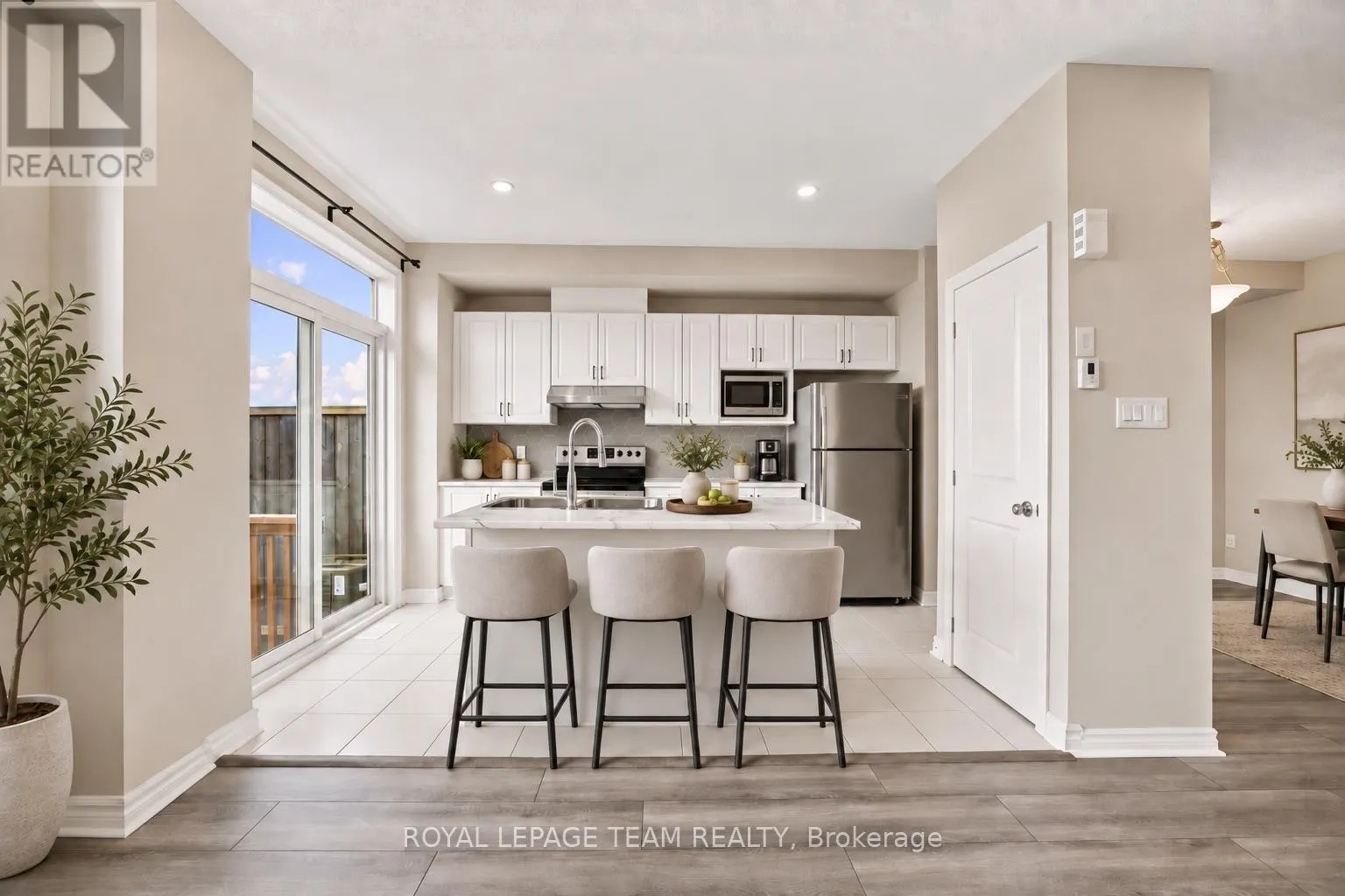 183 BANDELIER WAY