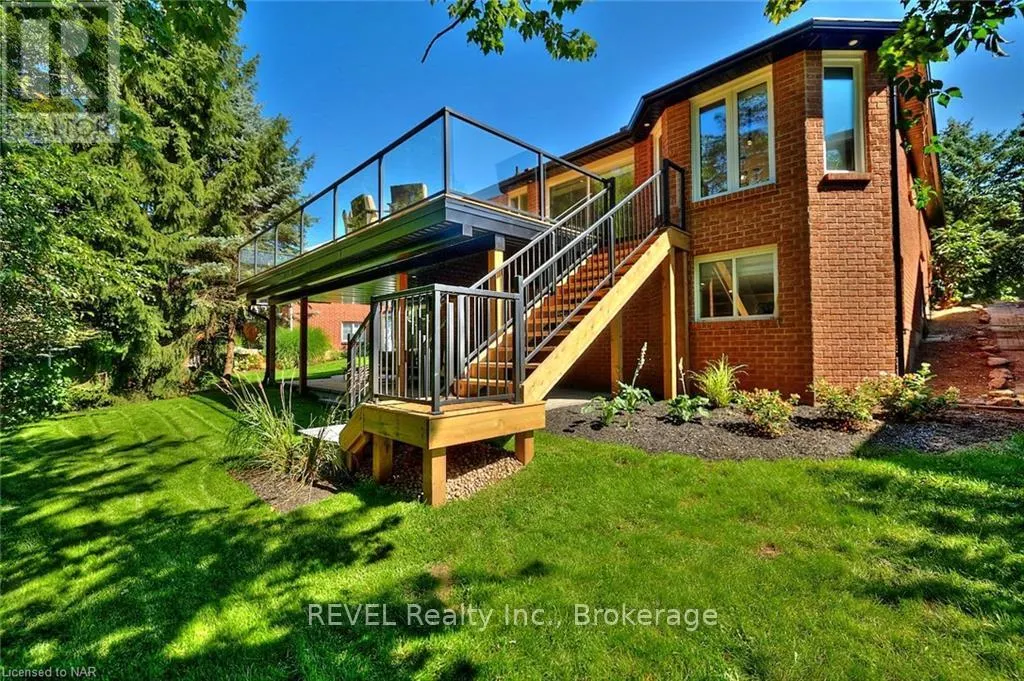 26 OAKRIDGE BOULEVARD