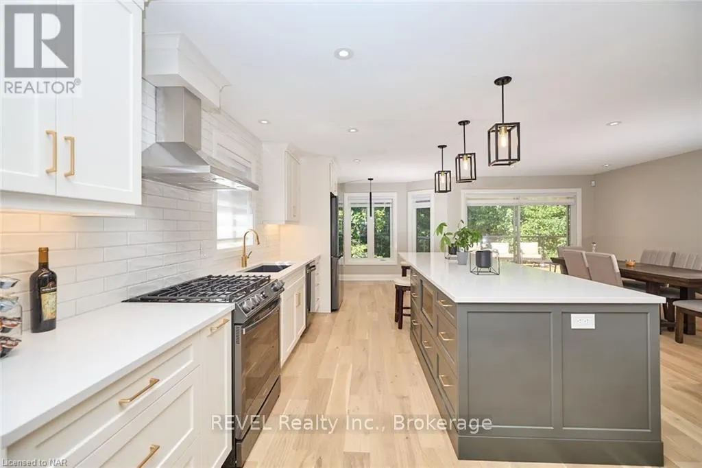 26 OAKRIDGE BOULEVARD