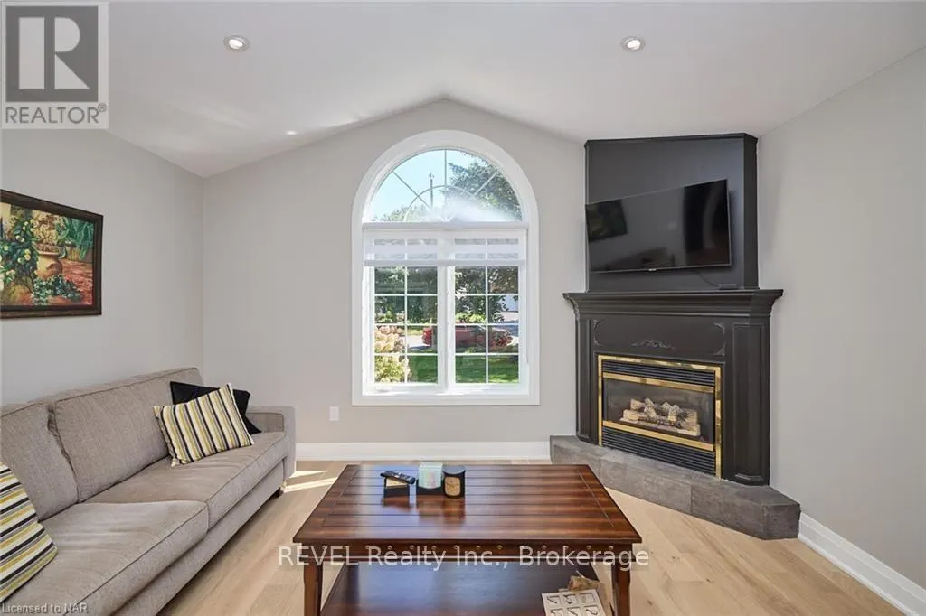 26 OAKRIDGE BOULEVARD