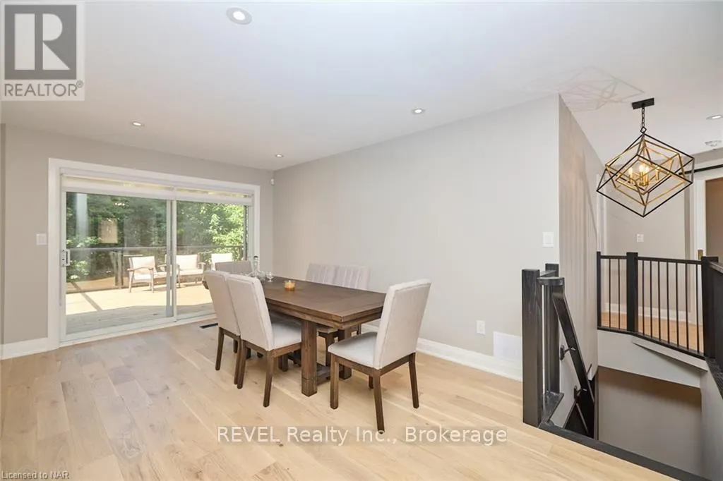 26 OAKRIDGE BOULEVARD