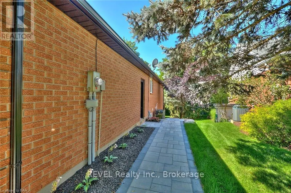 26 OAKRIDGE BOULEVARD