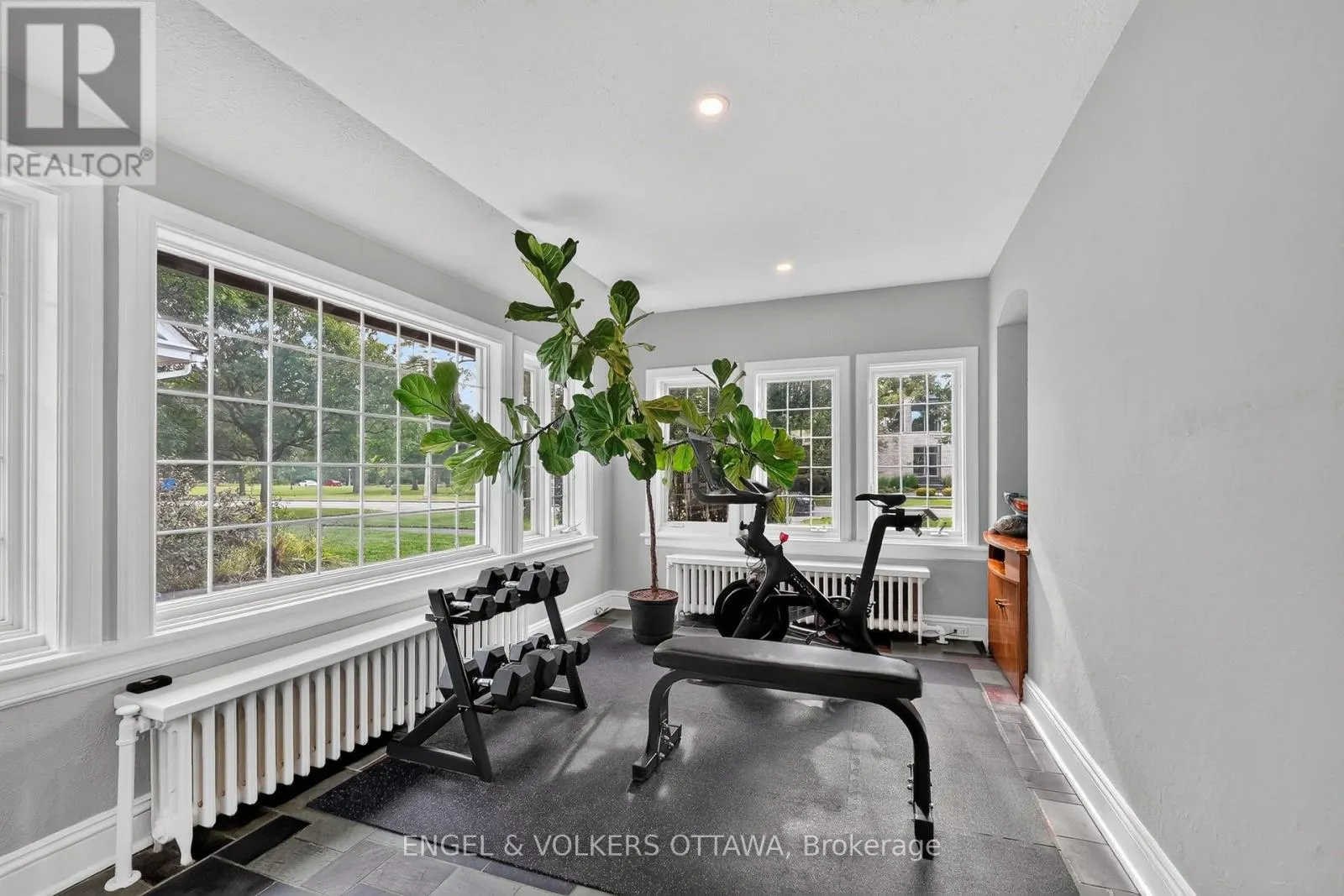 509 ISLAND PARK DRIVE