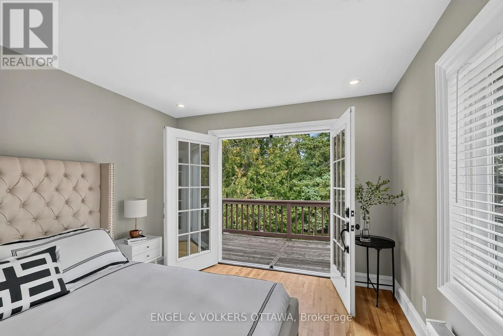 509 ISLAND PARK DRIVE