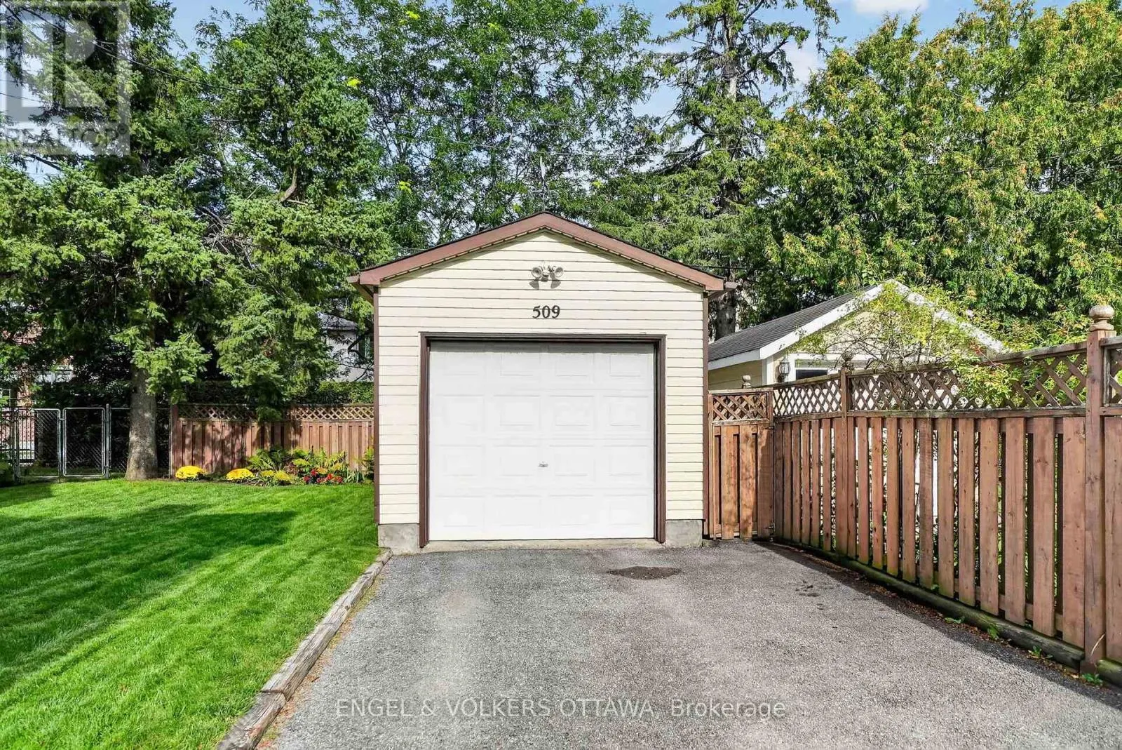 509 ISLAND PARK DRIVE