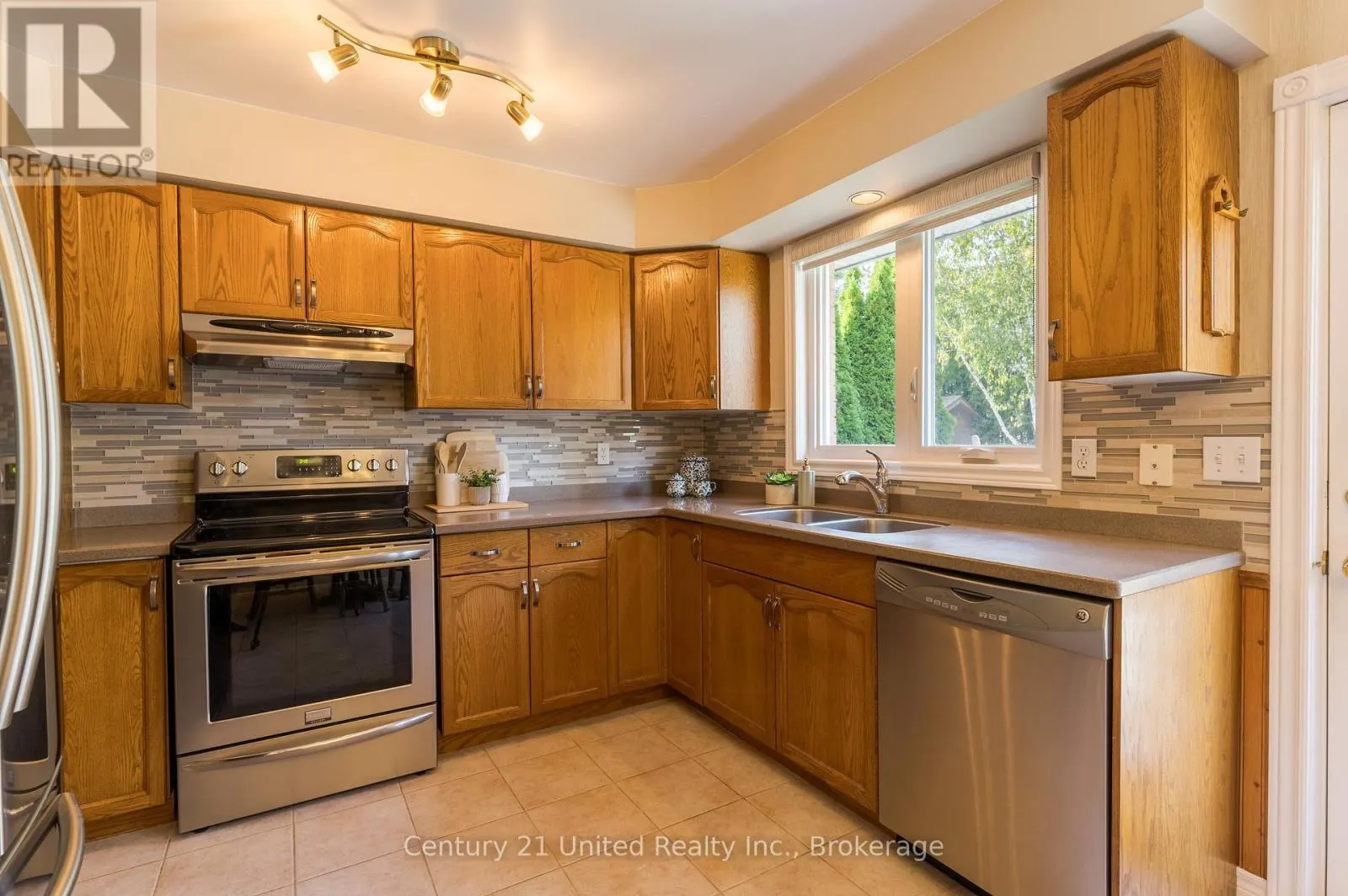 1441 HETHERINGTON DRIVE