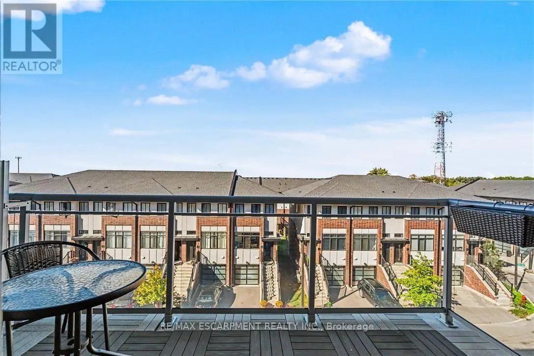 413 - 16 MARKLE CRESCENT