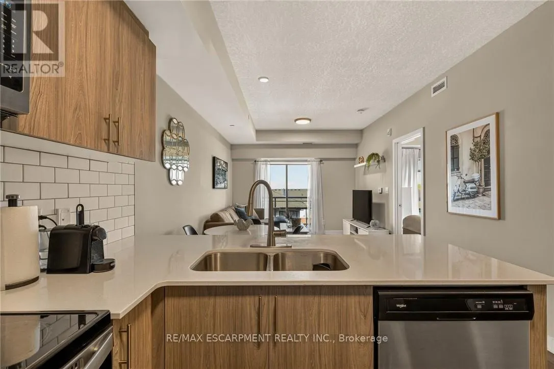 413 - 16 MARKLE CRESCENT