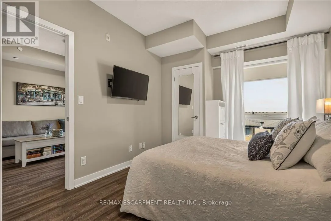 413 - 16 MARKLE CRESCENT