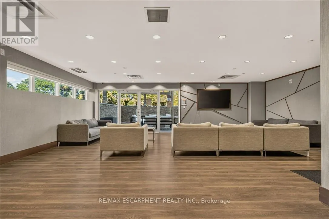 413 - 16 MARKLE CRESCENT