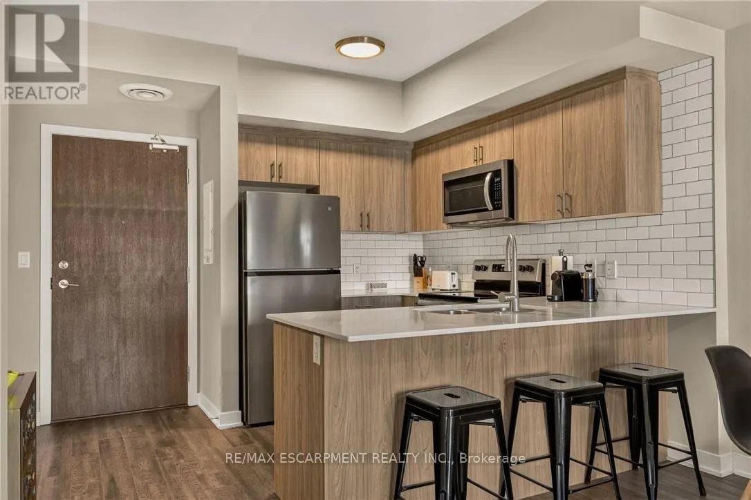 413 - 16 MARKLE CRESCENT