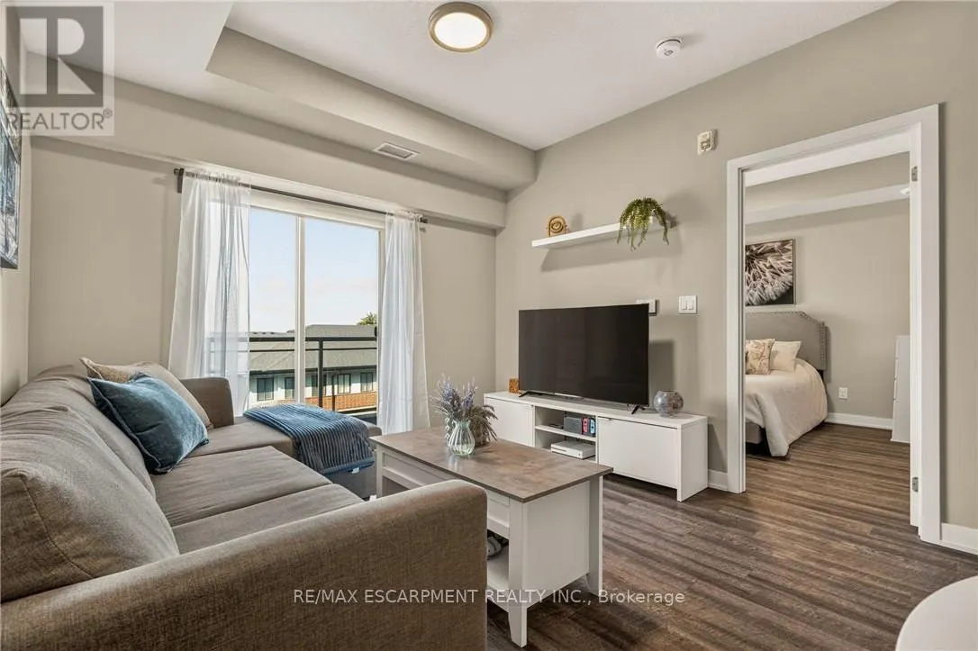413 - 16 MARKLE CRESCENT