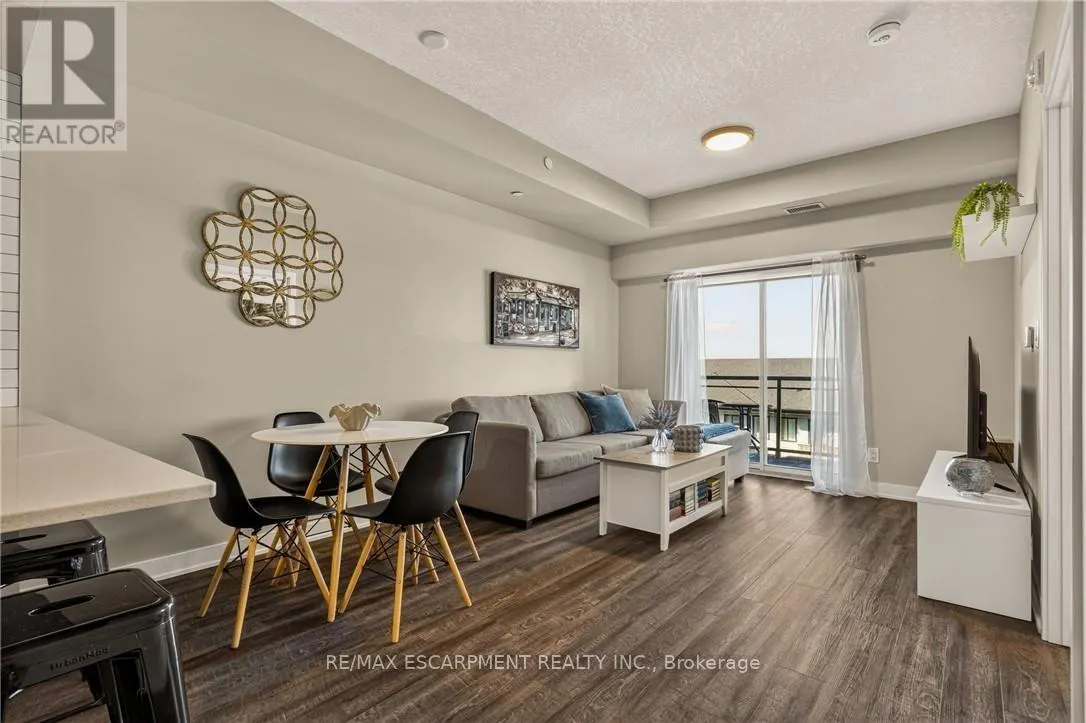 413 - 16 MARKLE CRESCENT