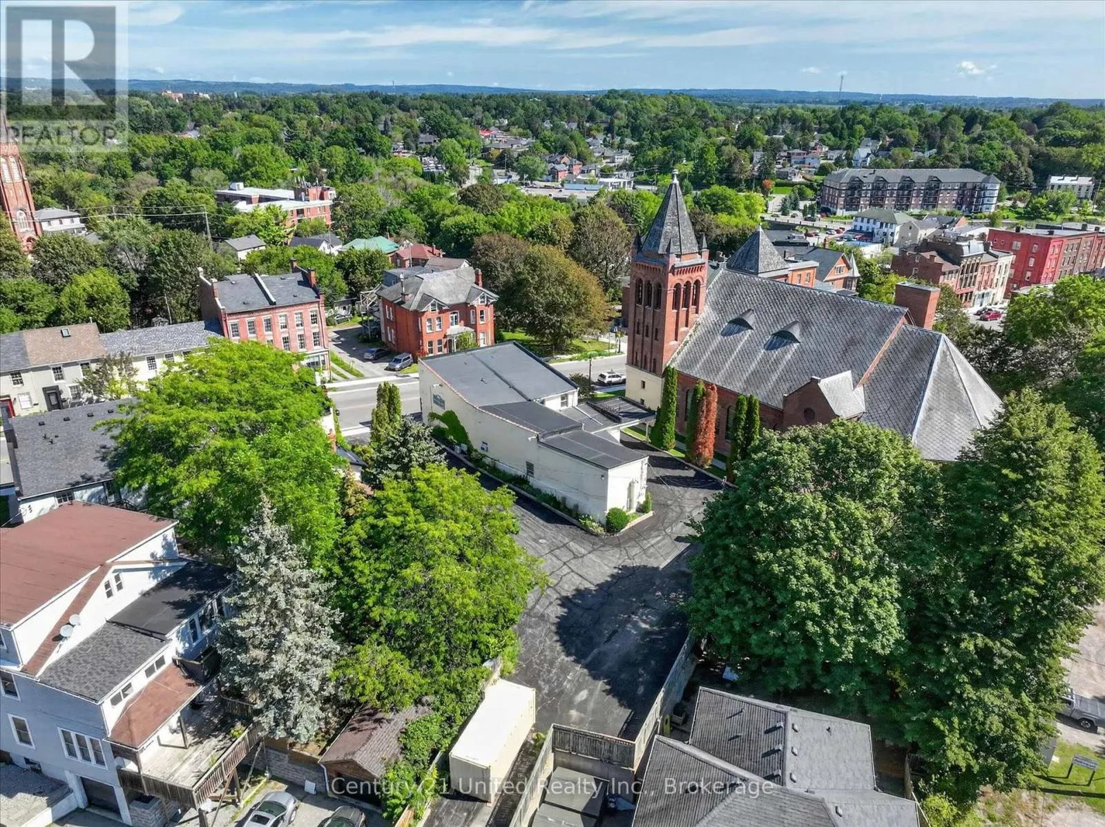 135 WALTON STREET