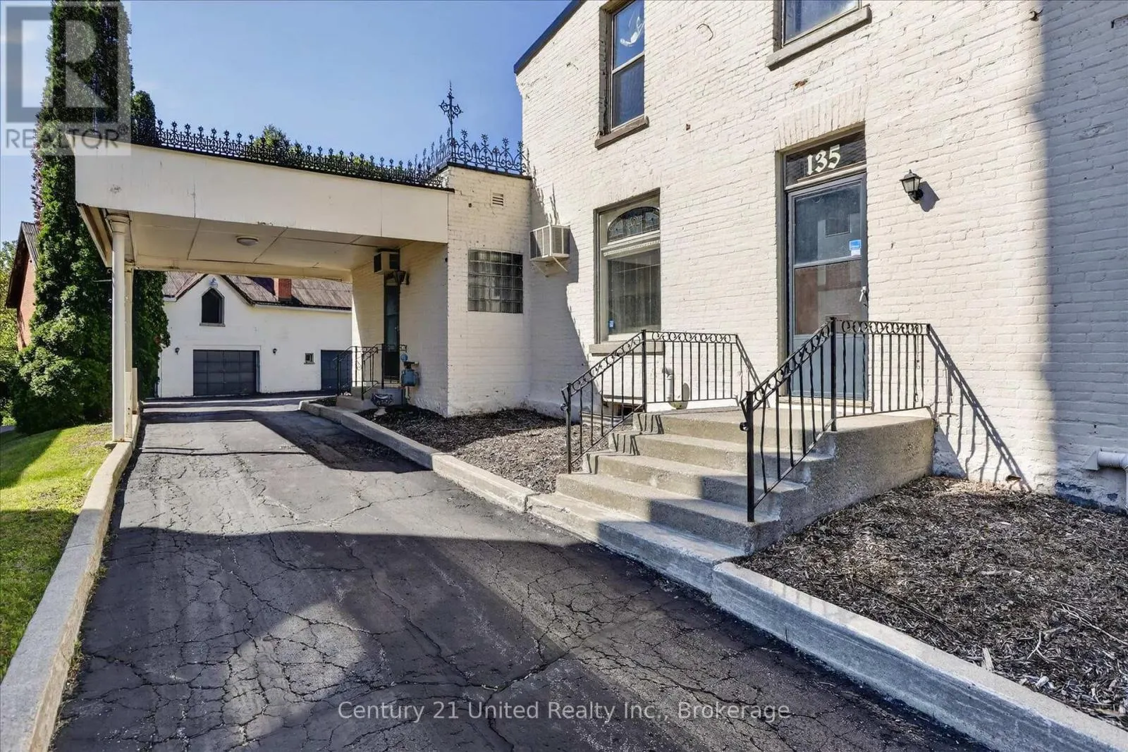 135 WALTON STREET