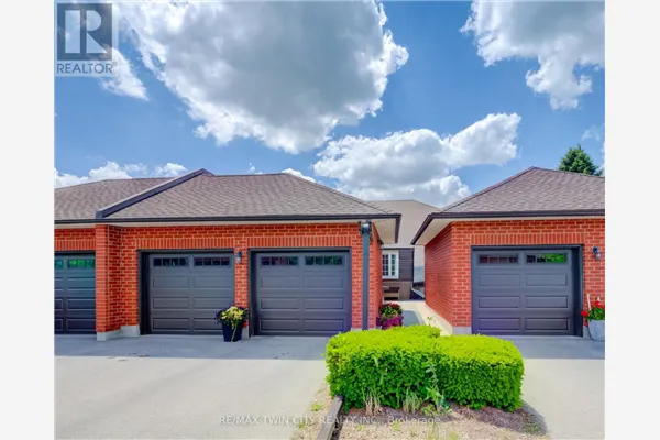 18 - 10 ISHERWOOD AVENUE