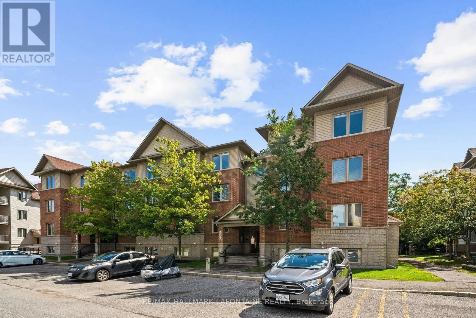 7 - 585 STONEFIELD PRIVATE