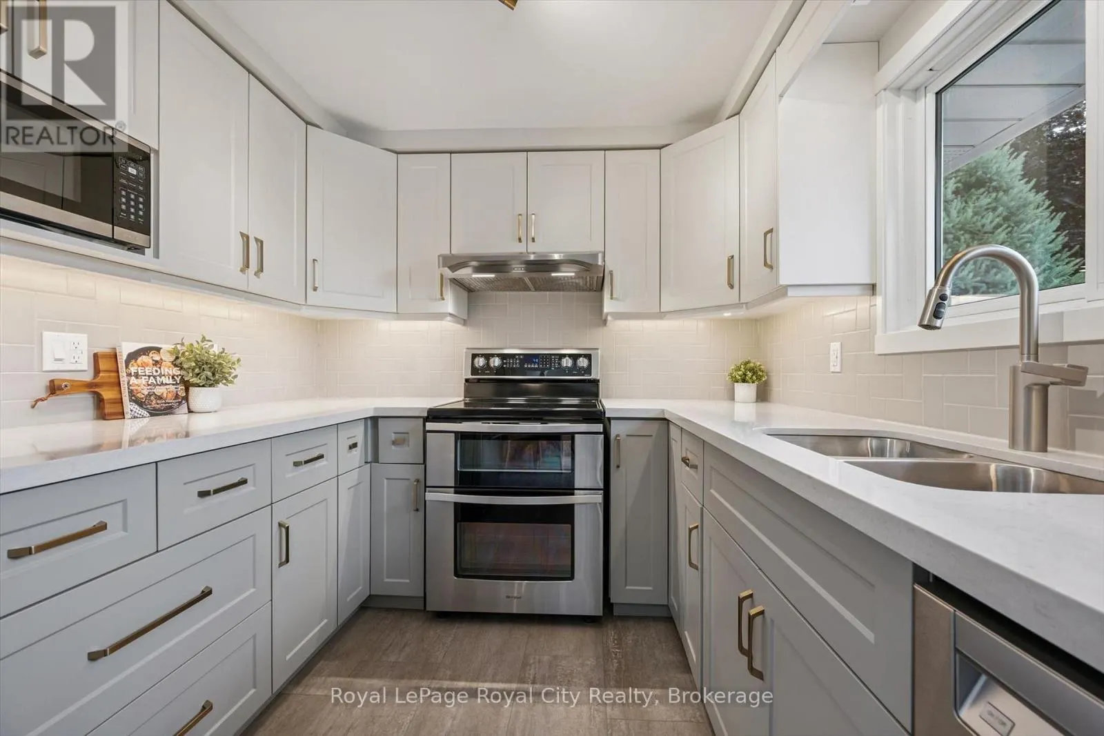 32 THORNHILL DRIVE
