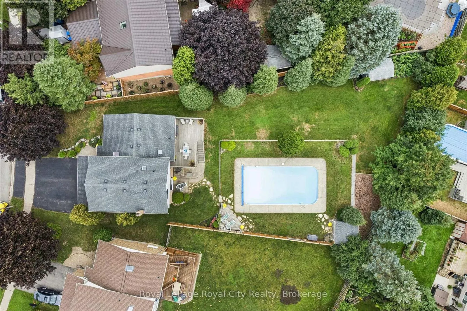 32 THORNHILL DRIVE