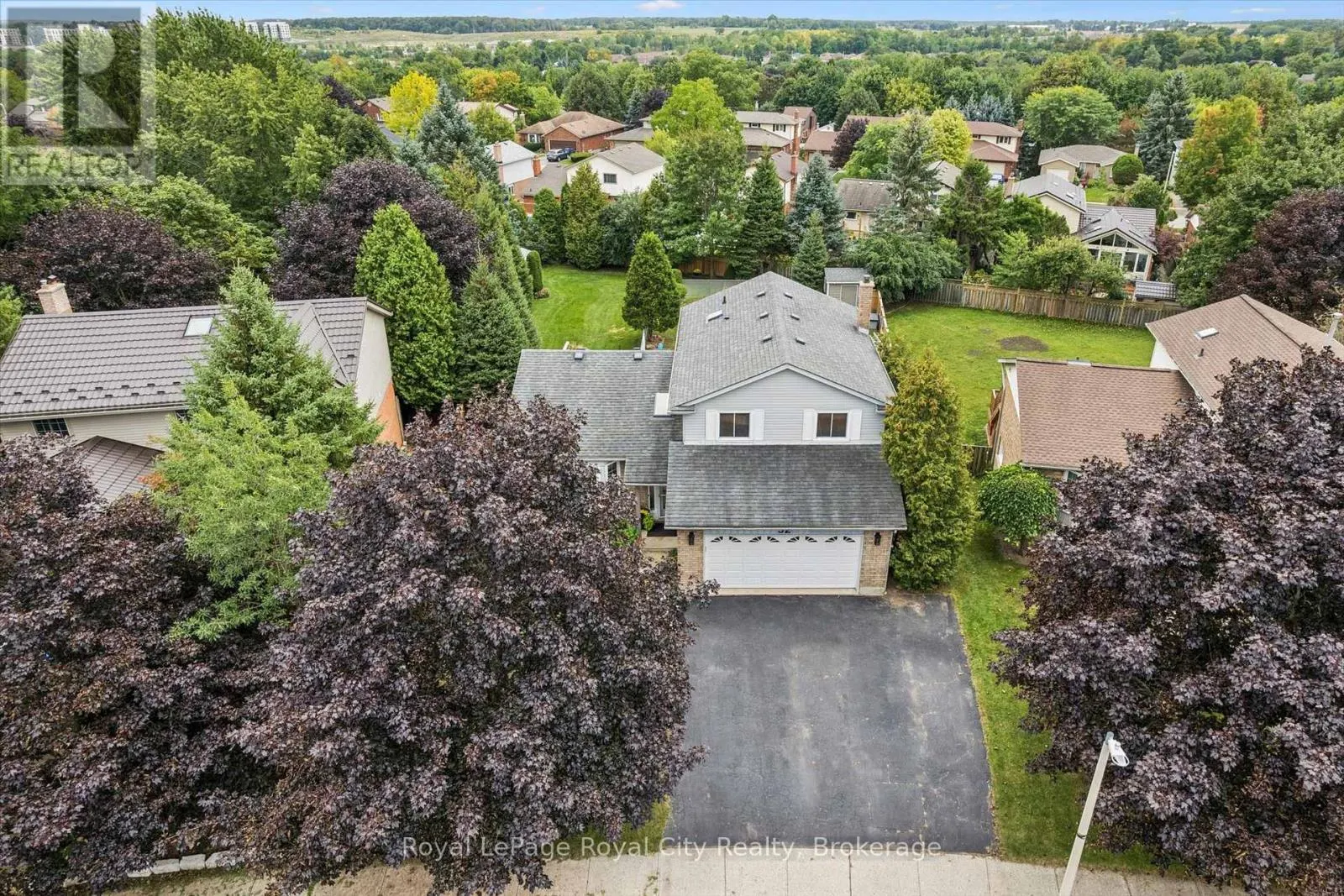 32 THORNHILL DRIVE
