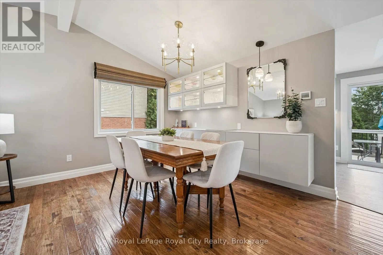 32 THORNHILL DRIVE