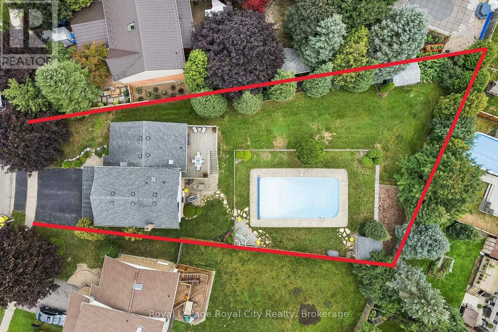 32 THORNHILL DRIVE