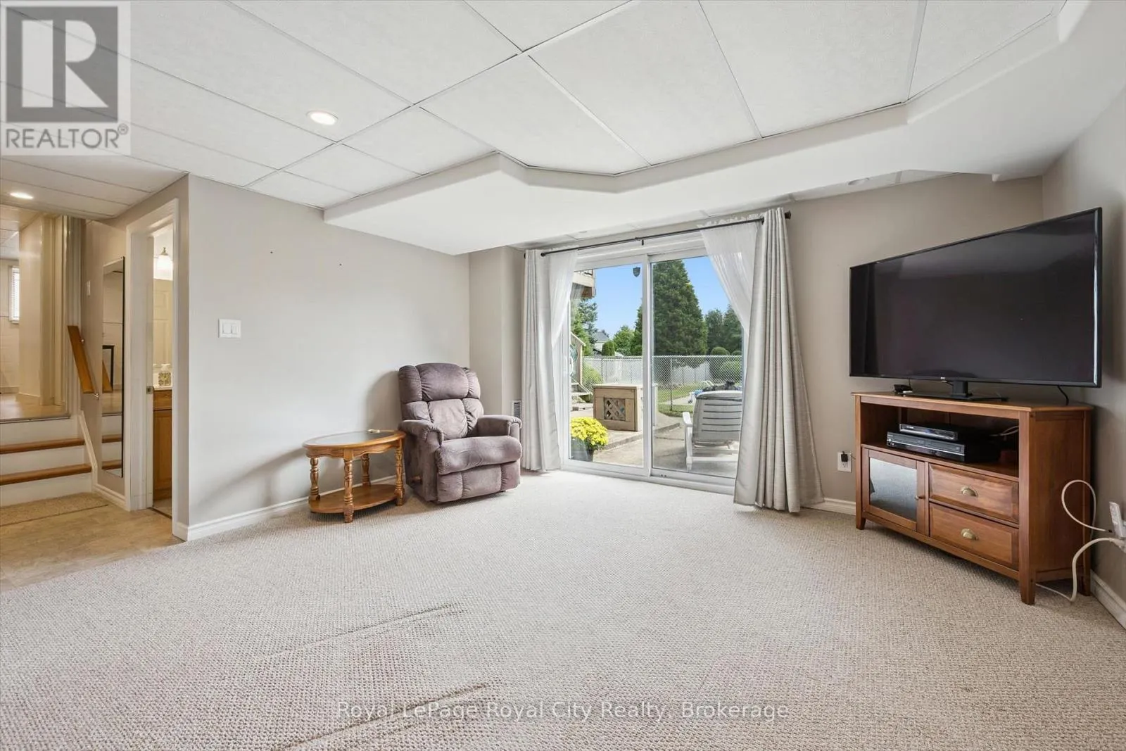 32 THORNHILL DRIVE