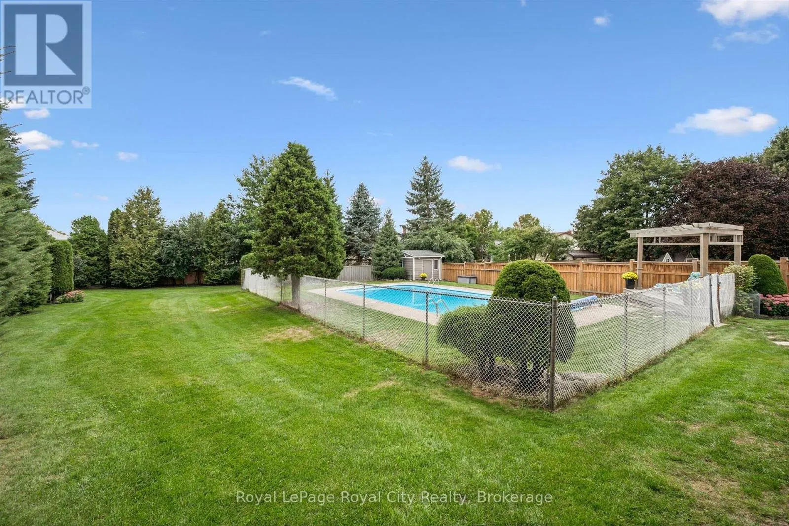 32 THORNHILL DRIVE
