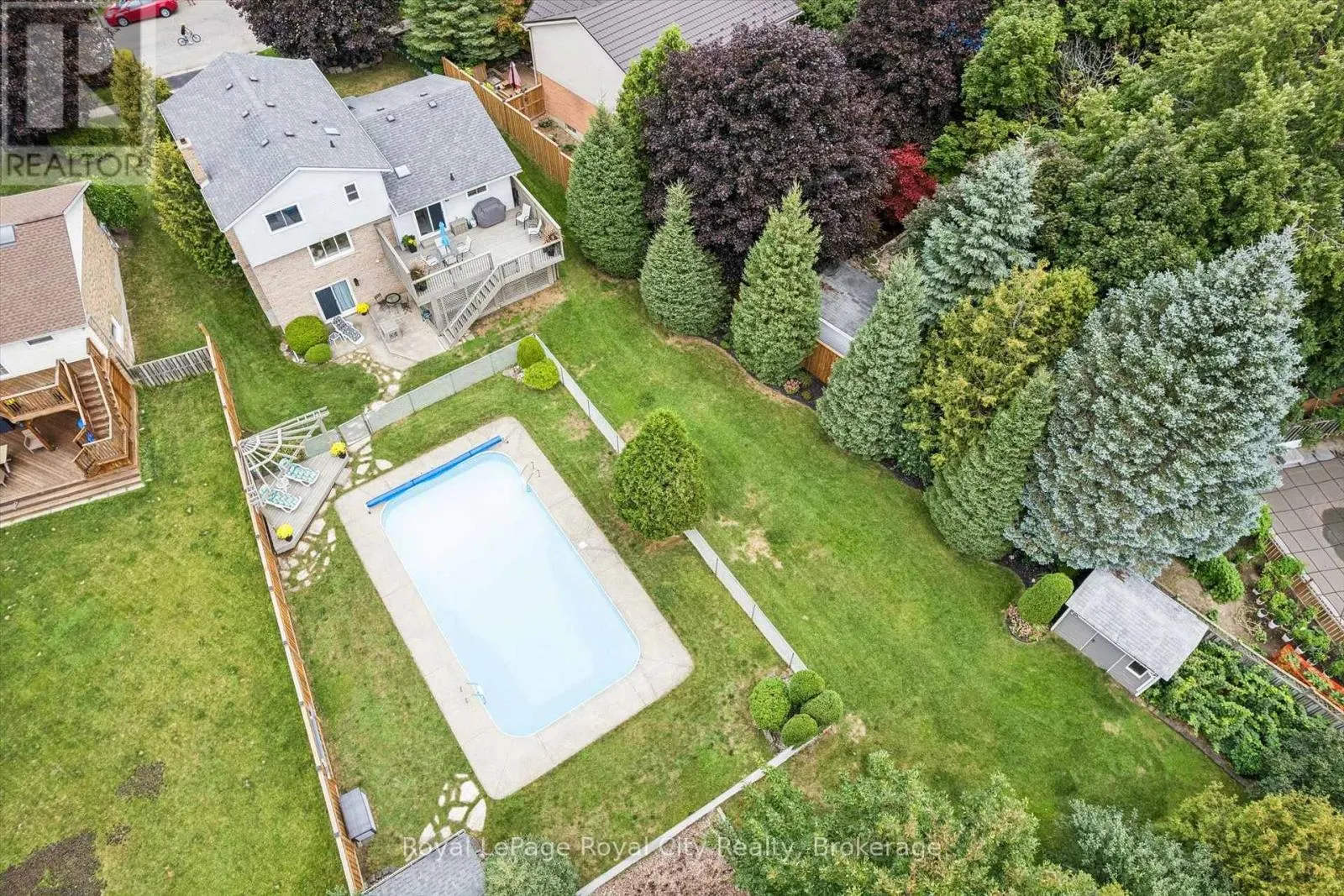 32 THORNHILL DRIVE